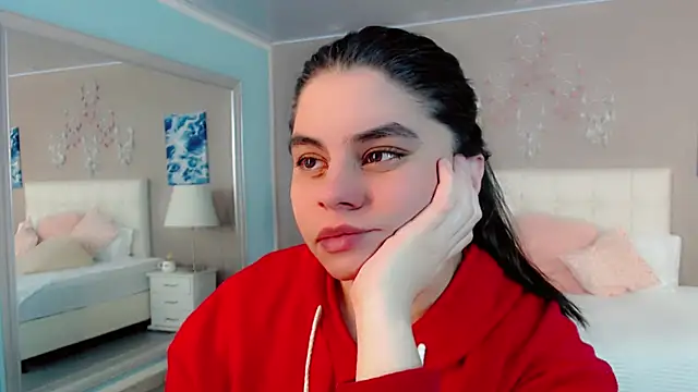 _Maddison_Ivanova_ Show in webcam