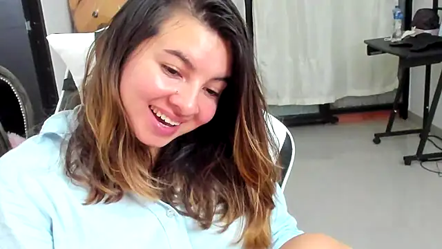 __Emma__11__Lecat_ Adlı Modelin Canlı XXX Sohbeti