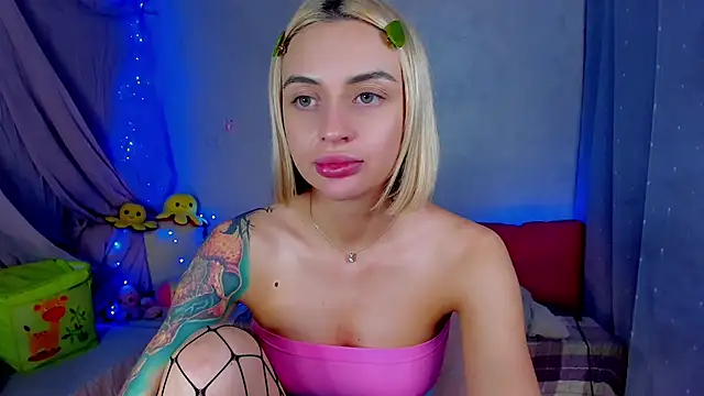 YourLizzyDoll's Live XXX Chat