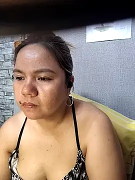 ambersmile élő XXX-chatje