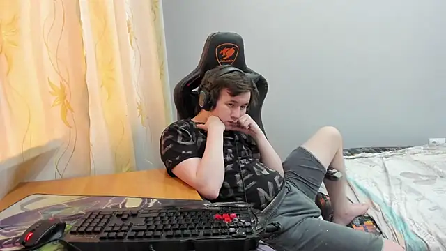 iliaskrislove – Kamerová šou