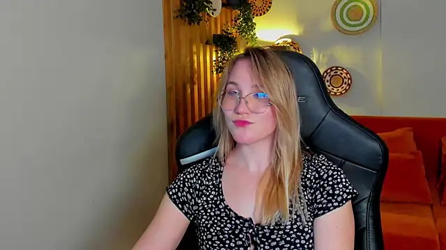 Chat XXX ao vivo de ElaraVoltage