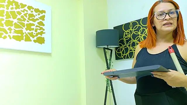 Britney_taylor_: онлайн-секс-чат