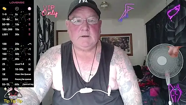 Živý XXX chat KINKYBLUEYES69