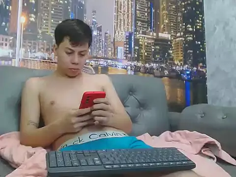 santiago_xxxcol – Kamerová šou