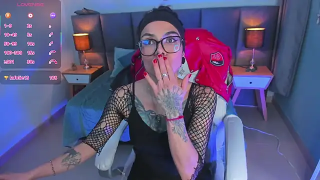 Esmeralda_CO's Live XXX Chat