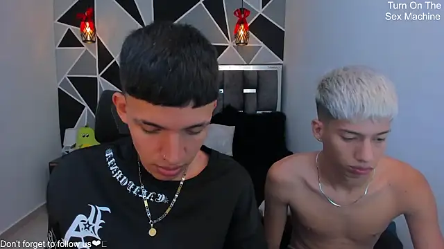 Show modela Juan_Nd_Steven na web-kameri