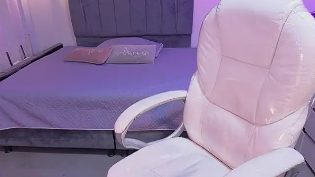 Chat +18 de iam_sofiia ao vivo