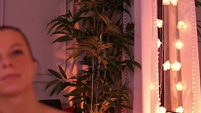 RebbecaRey Adlı Modelin Canlı XXX Sohbeti