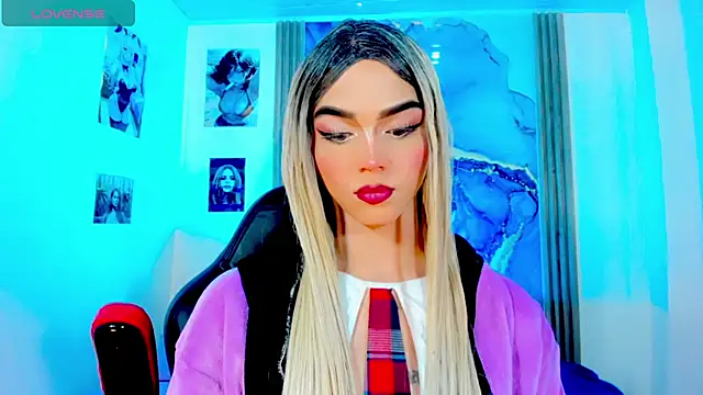 blonde_queen-'s Webcam Show