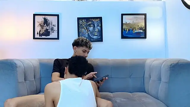 YOUNG_BOYS_HELLのウェブカメラショー