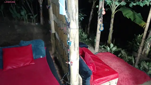 esmeralda_li Chat XXX live