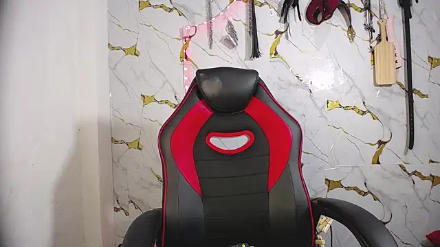 XXX chat uživo modela mia_boobs_hot