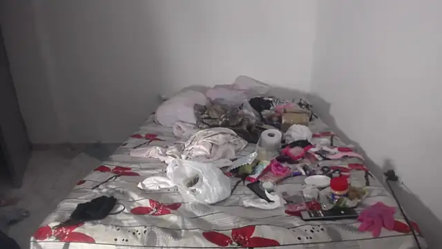 barbara_anal_squirt_ élő XXX-chatje