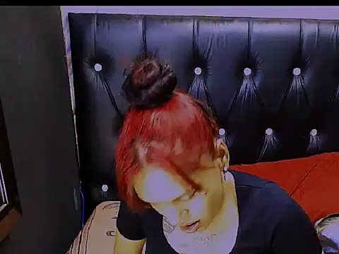 Pokazy przed kamerką – Indian_poison