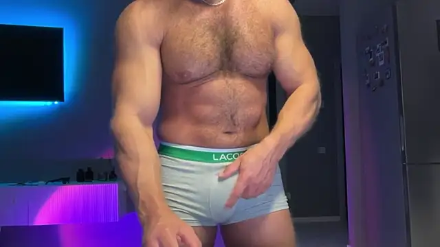 Show modela KarlosRichi na web-kameri