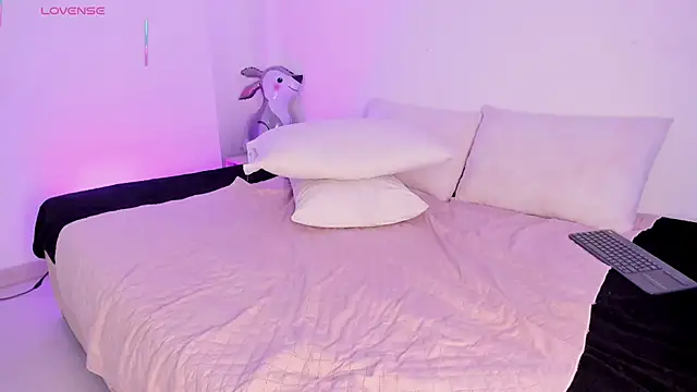 Eve-01's Live XXX Chat