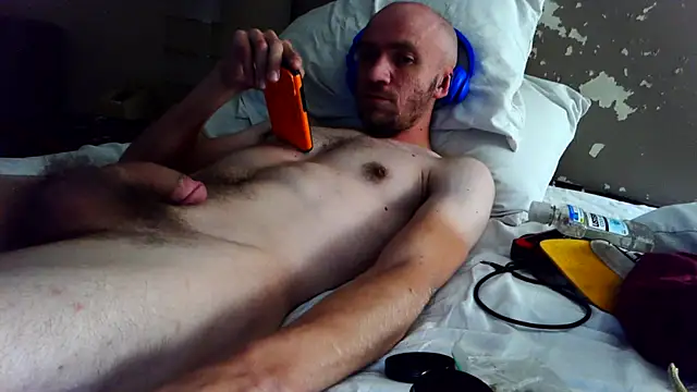 cloudyplay661's Webcam Show