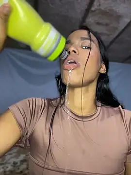 Czat XXX na żywo – FlorSalvaje_