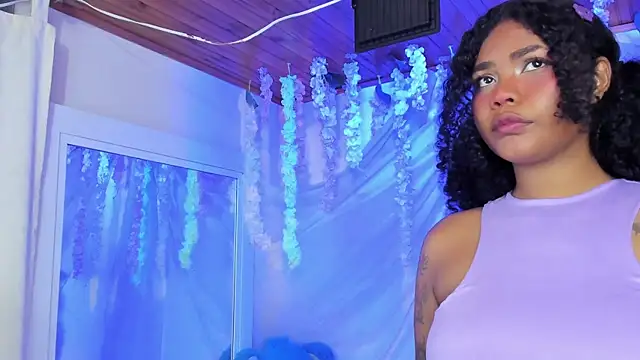 Chatroom XXX en direct de Angel_Belll