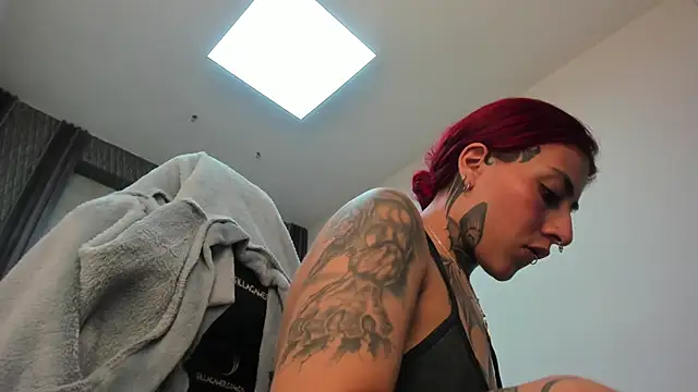 selene_red_ Live XXX-chat