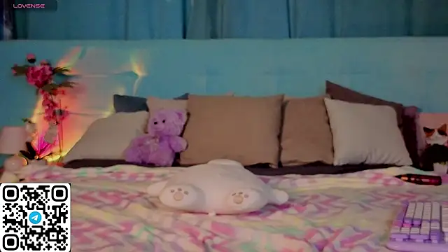 Aurora_Bennet: онлайн-секс-чат