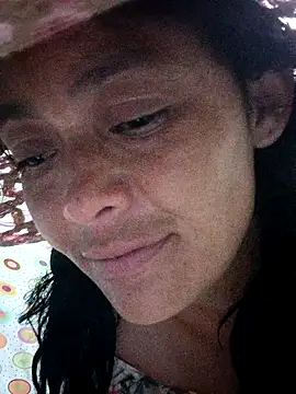 sarayulith élő XXX-chatje