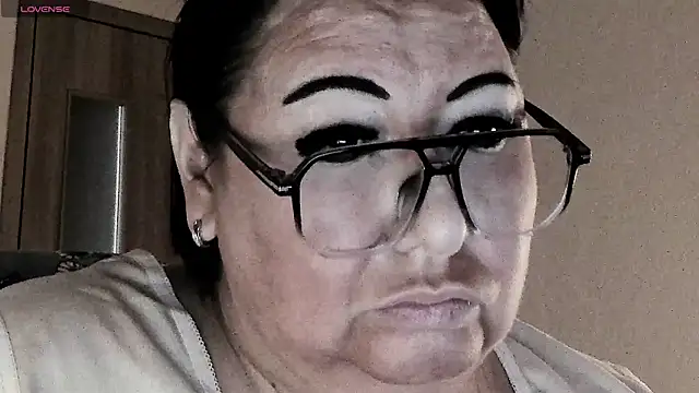 Show modela SexxyDreams1 na web-kameri