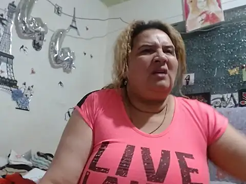 Perla1981-- live XXX chat