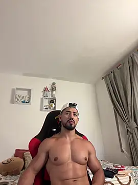 Ezzio_Scolaro 在線直播表演