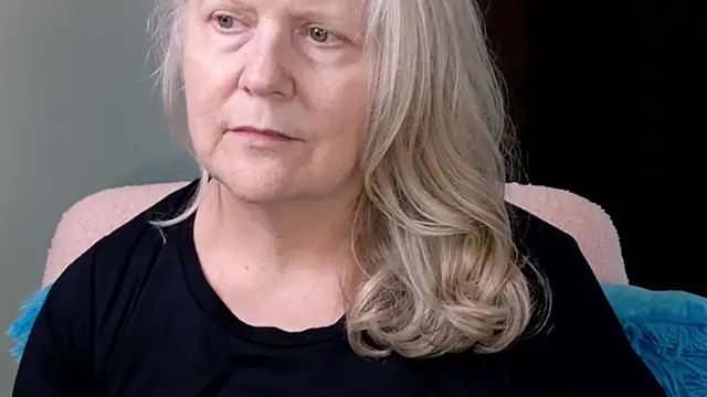 Chat +18 de Kaitlyn_Winters ao vivo