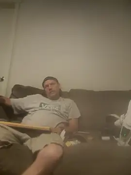 yourMasterisBored Adlı Modelin Canlı XXX Sohbeti