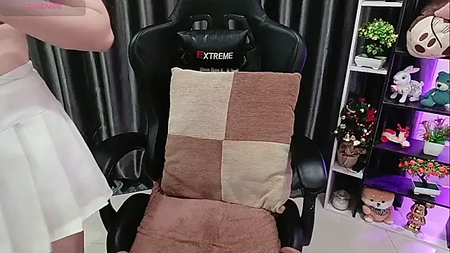 Yuki-yio Adlı Modelin Canlı XXX Sohbeti