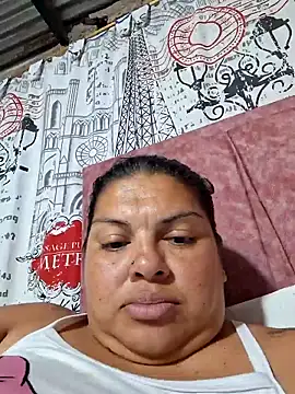 Juli_Powl Live XXX-chat