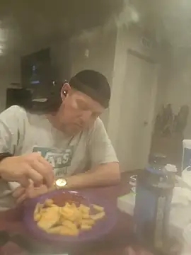 yourMasterisBored élő XXX-chatje