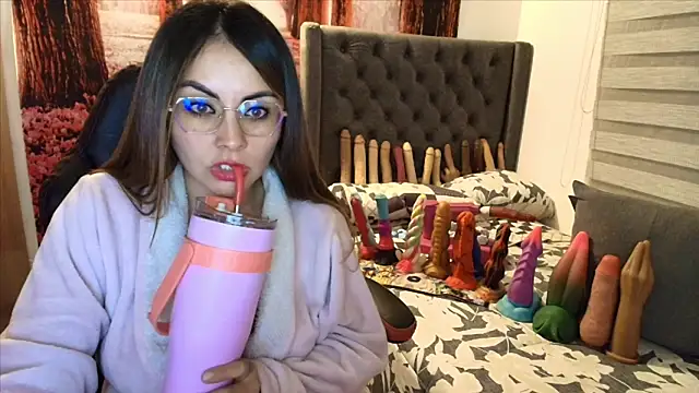 دردشة sofia23dirty الجنسية المباشرة