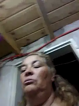 momismilf544's Live XXX Chat