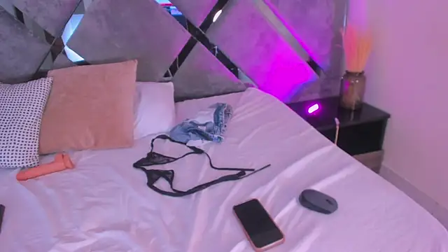 luciagray1's Live XXX Chat