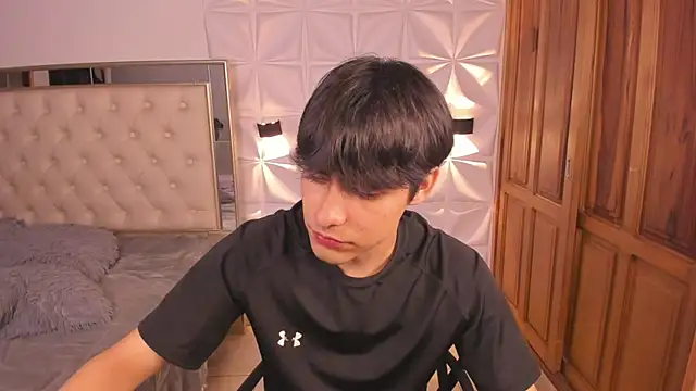 IamJuanJoc Chat XXX in diretta