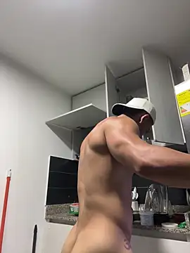 Ezzio_Scolaro: онлайн-секс-чат