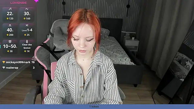 Show de Loly_Cuttie na webcam