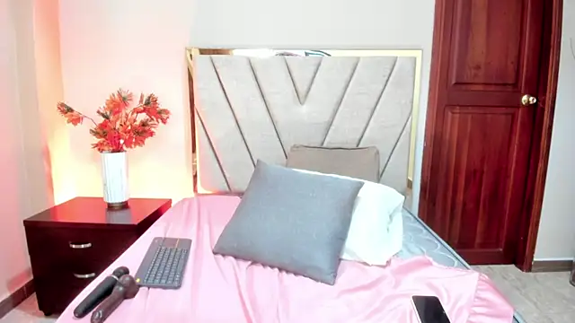 แชท XXX สดของ Zamira_Taylor