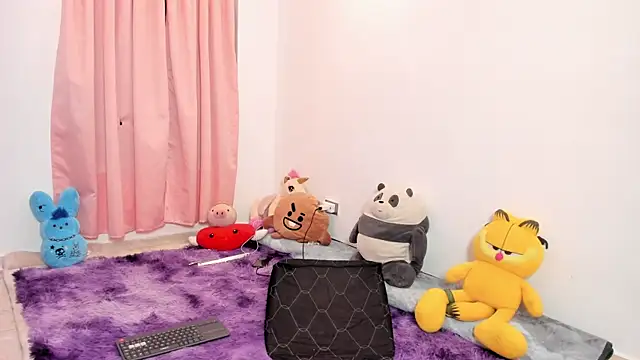 Chatroom XXX en direct de SophieRossi