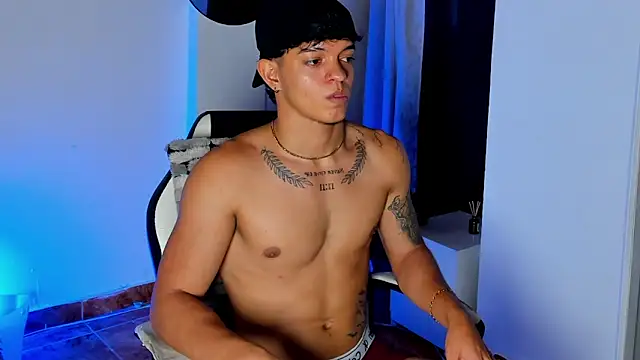 Noah_brown_2's Webcam Show