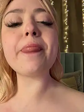 KellyMoors Live XXX Chat