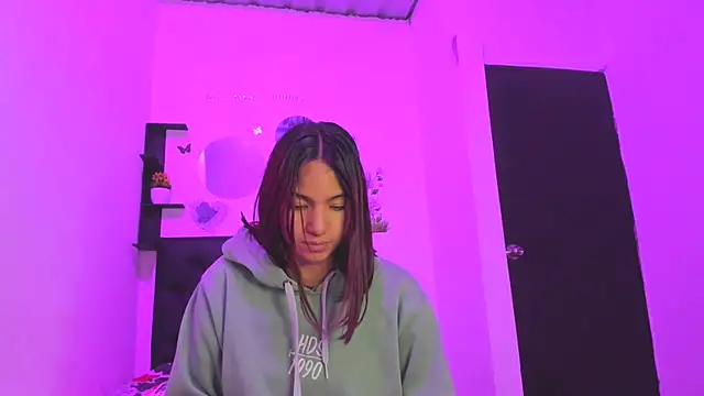 Chat +18 de sapphire_brown20 ao vivo