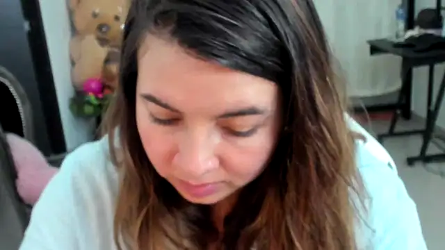 Živý XXX chat __Emma__11__Lecat_