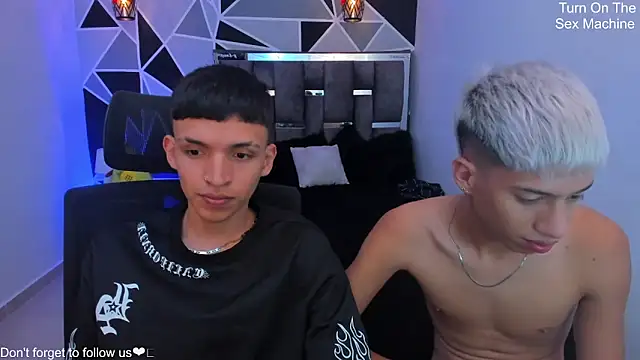 Show modela Juan_Nd_Steven na web-kameri