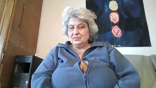 ExquisiteMature's Live XXX Chat