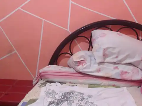 _wetty_kitty_ Adlı Modelin Canlı XXX Sohbeti